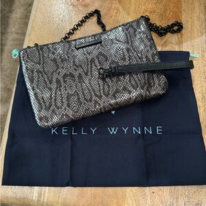 Kelly Wynne Risky Biz Convertible Wristlet and Crossbody Bag